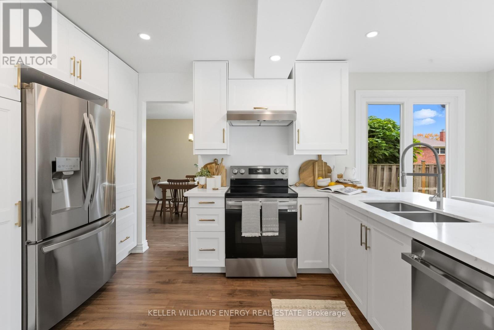 54 Canadian Oaks Drive, Whitby, Ontario  L1N 6W8 - Photo 18 - E12466047