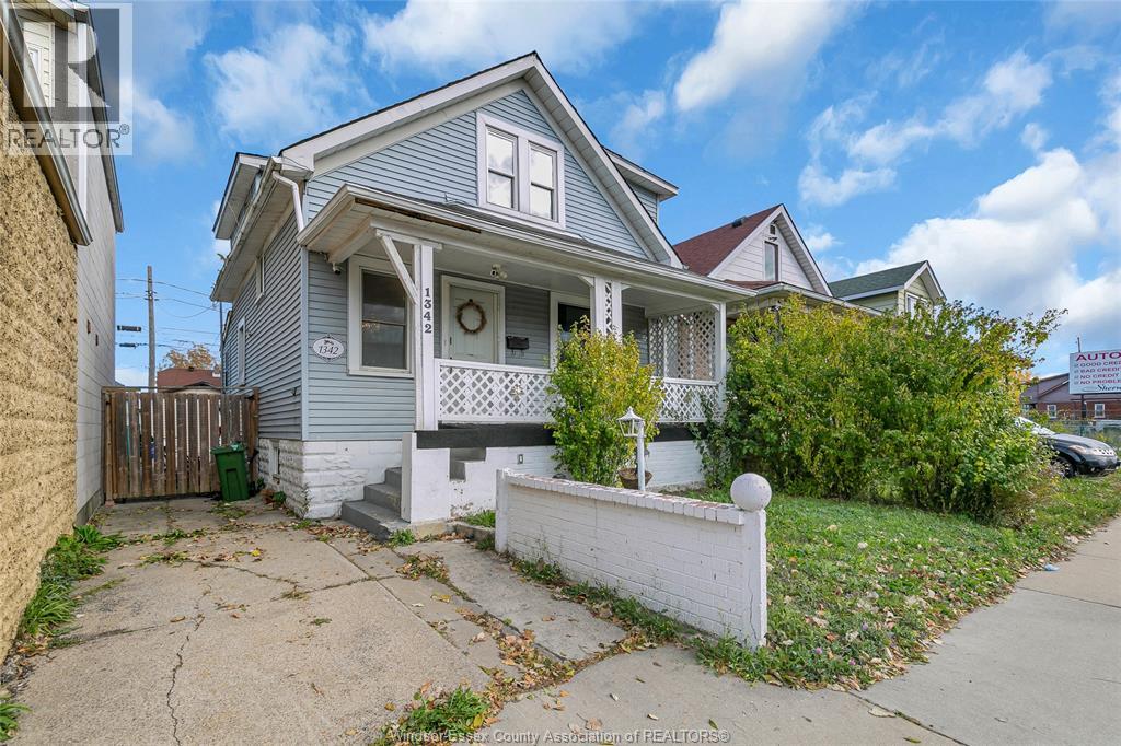 1342 Drouillard, Windsor, Ontario  N8Y 2R7 - Photo 2 - 25027544