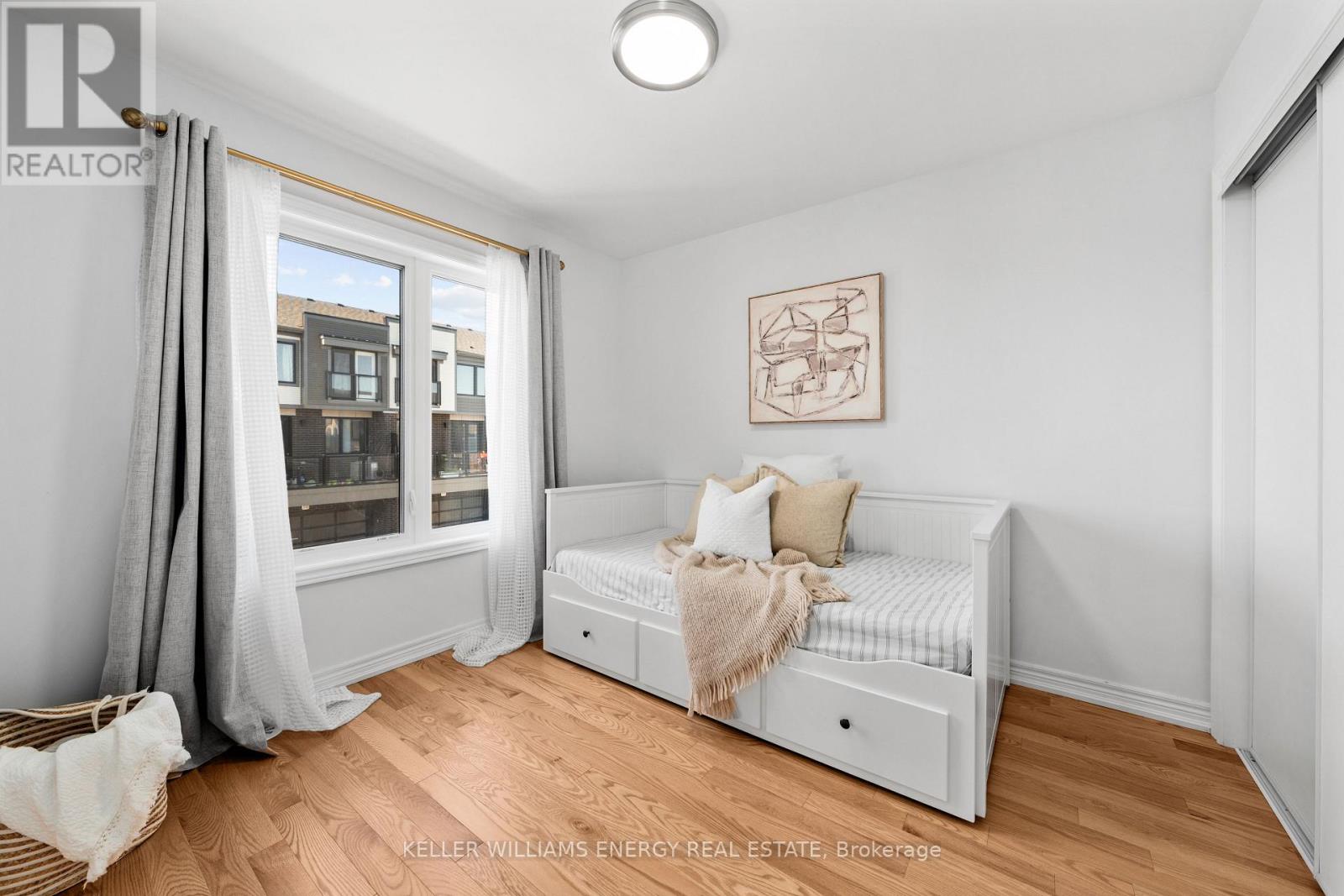 62 Sorbara Way, Whitby, Ontario  L1M 0M4 - Photo 10 - E12464775