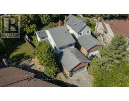 17 BARROW COURT, Whitby, Ontario