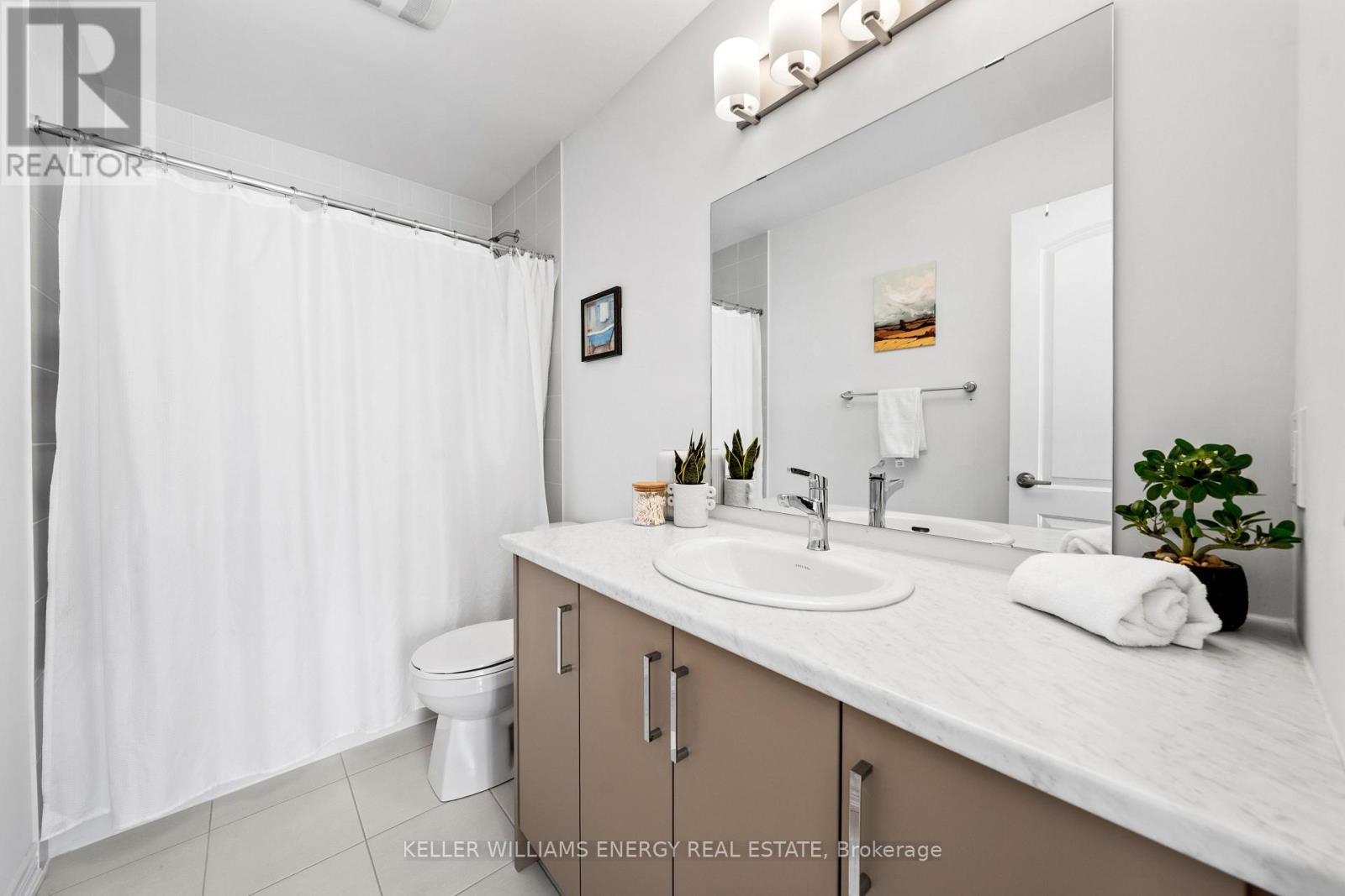 62 Sorbara Way, Whitby, Ontario  L1M 0M4 - Photo 11 - E12464775