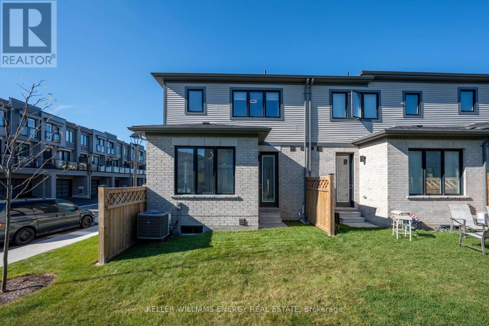 62 Sorbara Way, Whitby, Ontario  L1M 0M4 - Photo 12 - E12464775