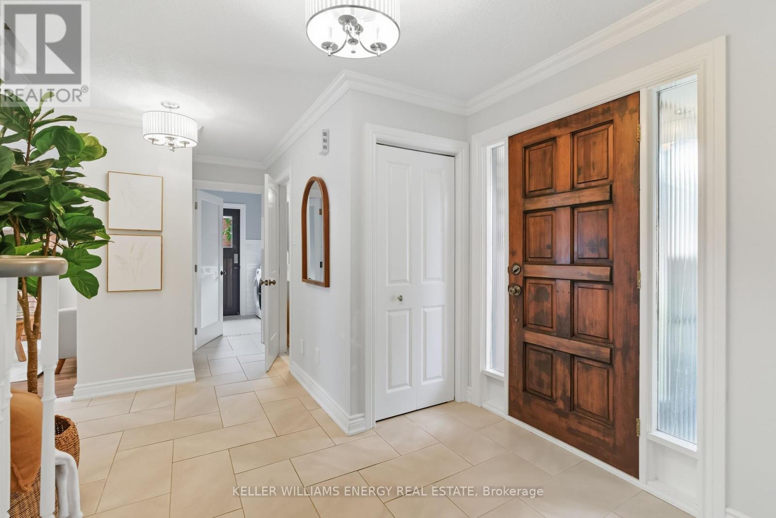 54 Canadian Oaks Drive, Whitby, Ontario  L1N 6W8 - Photo 2 - E12466047