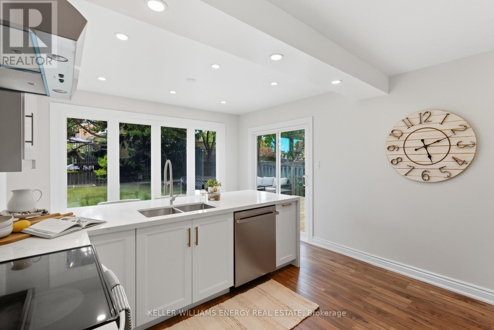 54 Canadian Oaks Drive, Whitby, Ontario  L1N 6W8 - Photo 16 - E12466047