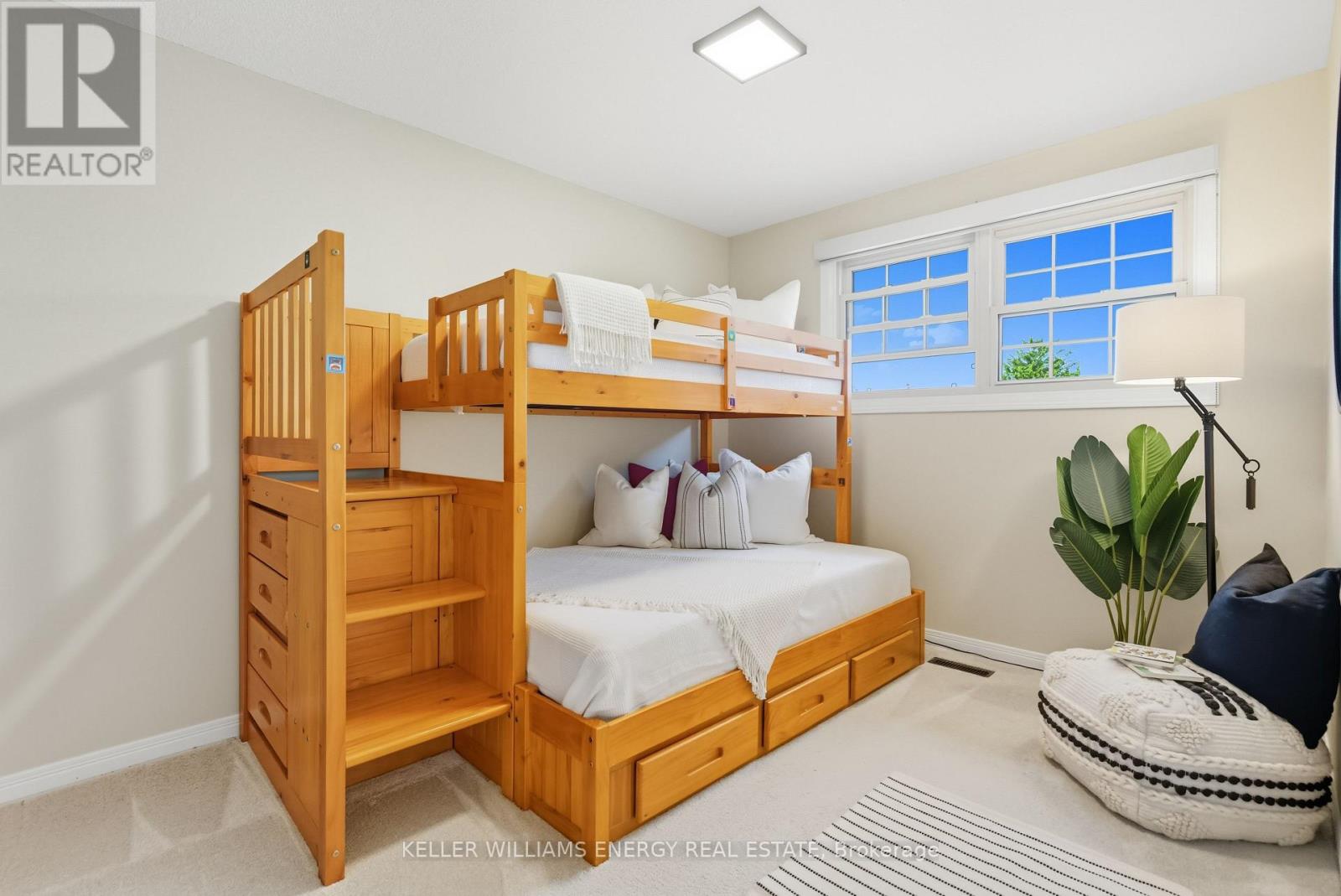 54 Canadian Oaks Drive, Whitby, Ontario  L1N 6W8 - Photo 30 - E12466047