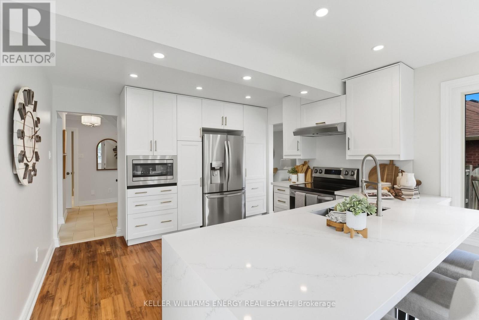 54 Canadian Oaks Drive, Whitby, Ontario  L1N 6W8 - Photo 17 - E12466047