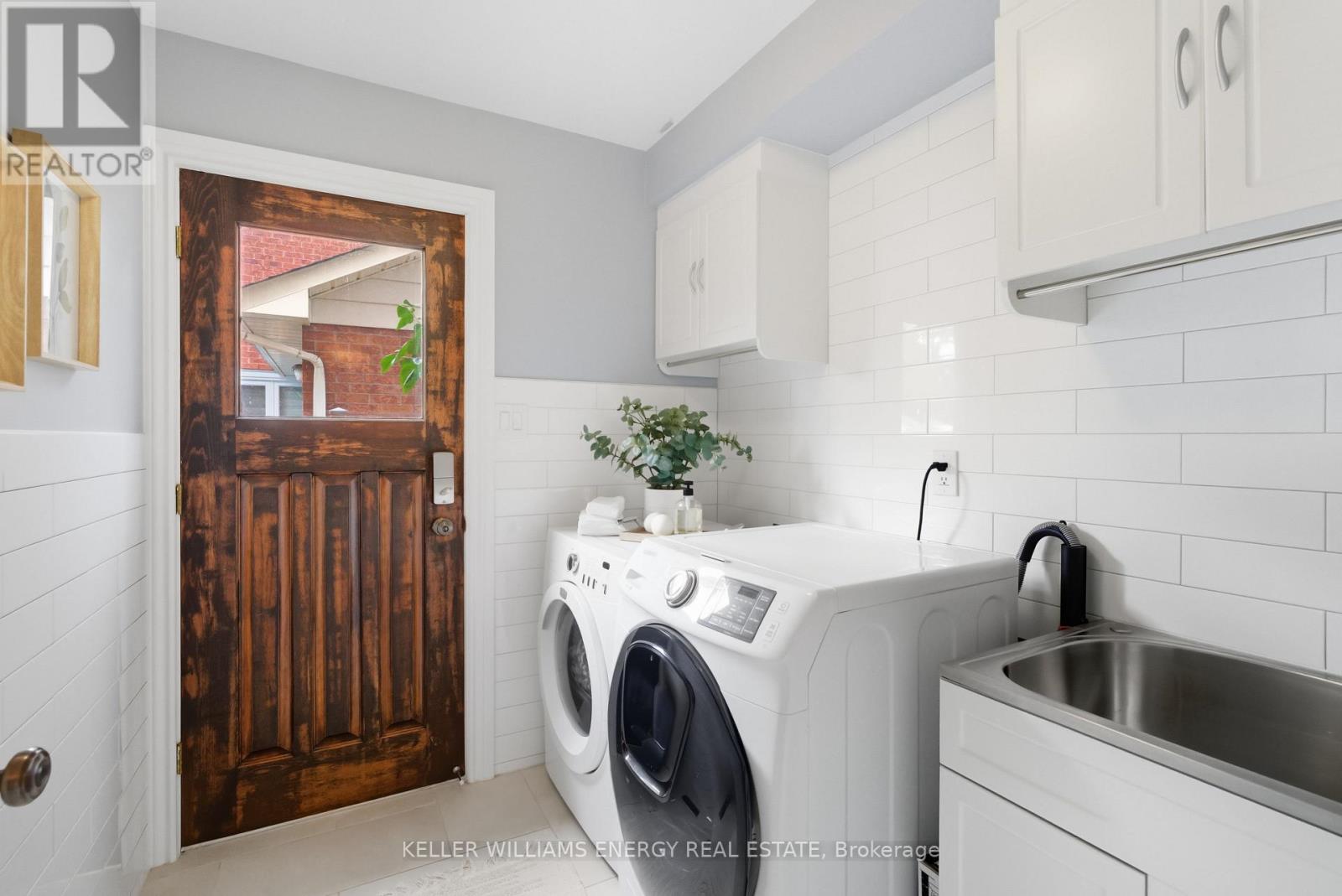 54 Canadian Oaks Drive, Whitby, Ontario  L1N 6W8 - Photo 5 - E12466047