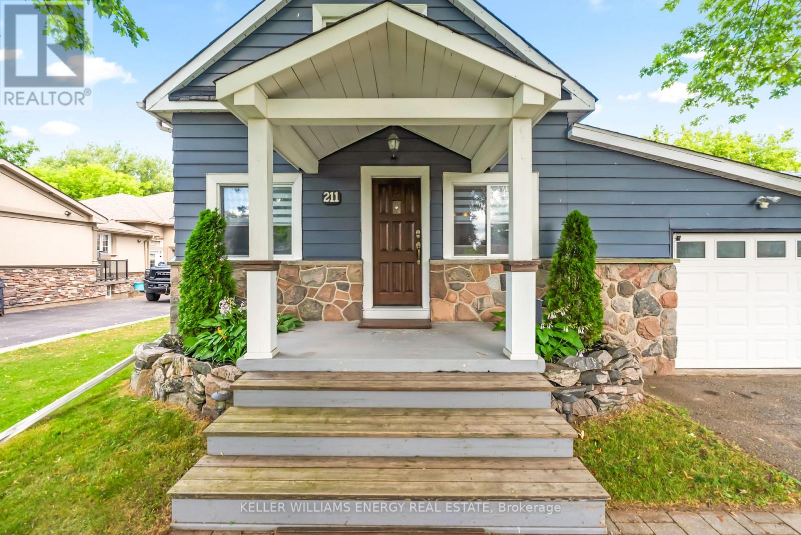 211 Severn Street, Oshawa, Ontario  L1J 6R6 - Photo 2 - E12468920