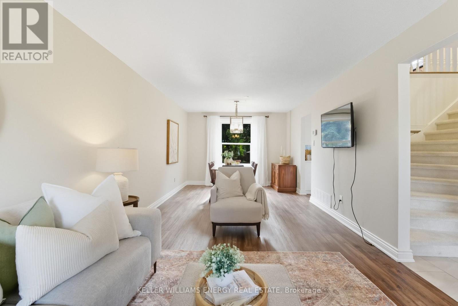 54 Canadian Oaks Drive, Whitby, Ontario  L1N 6W8 - Photo 8 - E12466047