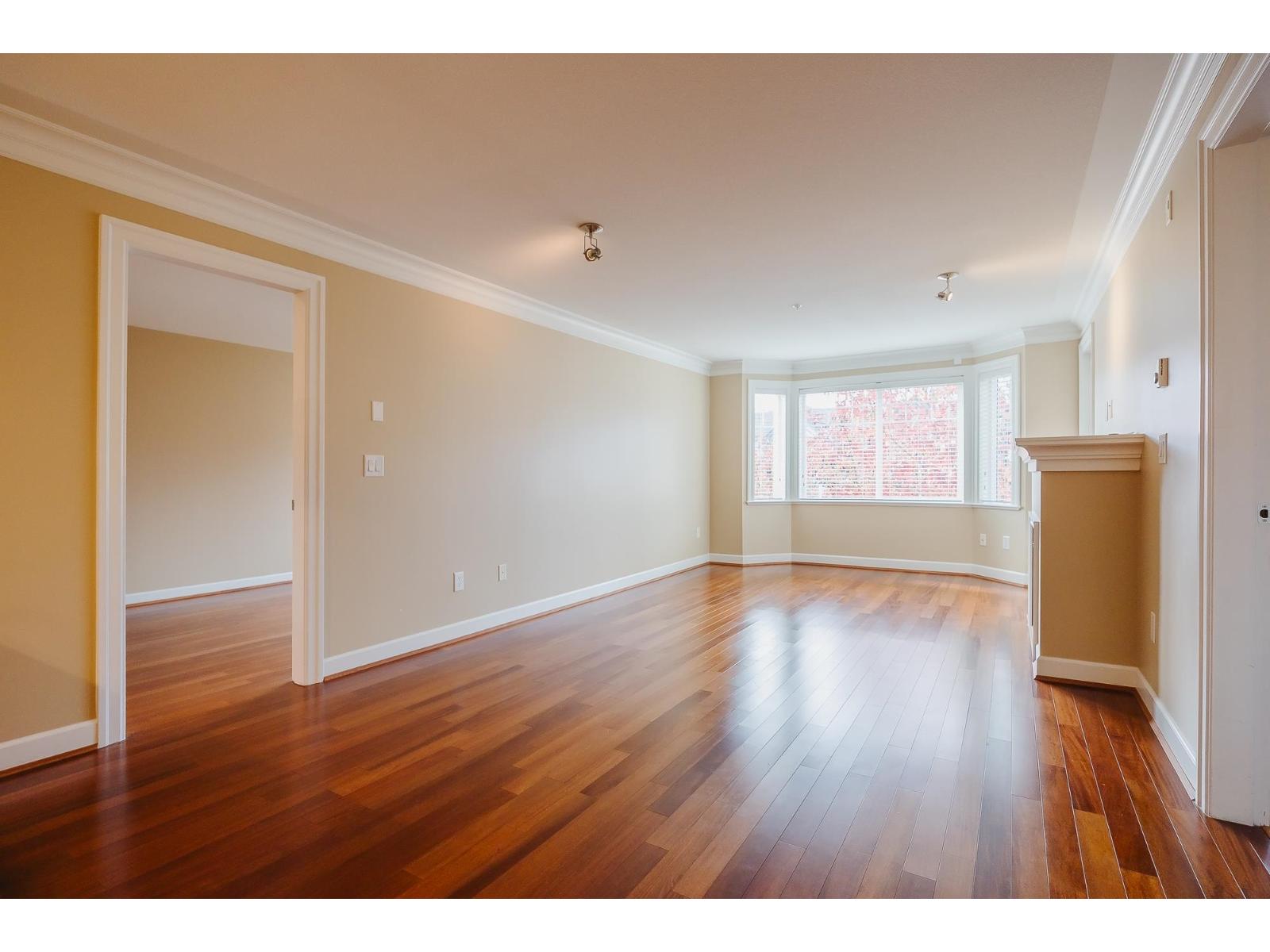 305 15357 Roper Avenue, White Rock, British Columbia  V4B 2G2 - Photo 11 - R3059514