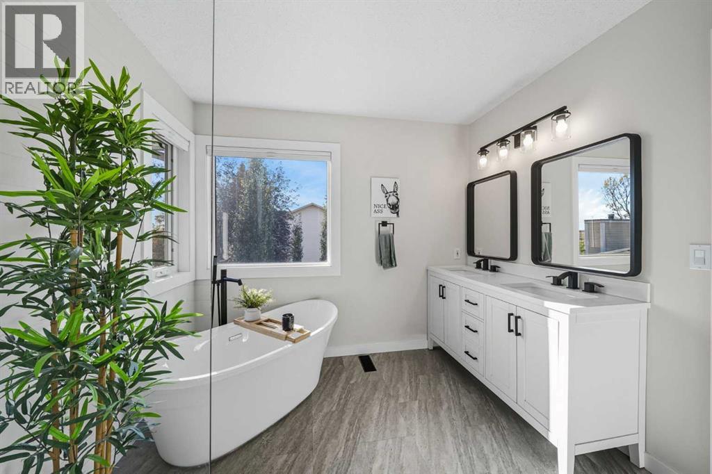 1375 Sunvista Way Se, Calgary, Alberta  T2X 3G5 - Photo 32 - A2260177