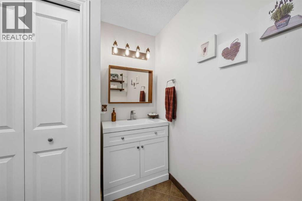 1375 Sunvista Way Se, Calgary, Alberta  T2X 3G5 - Photo 26 - A2260177