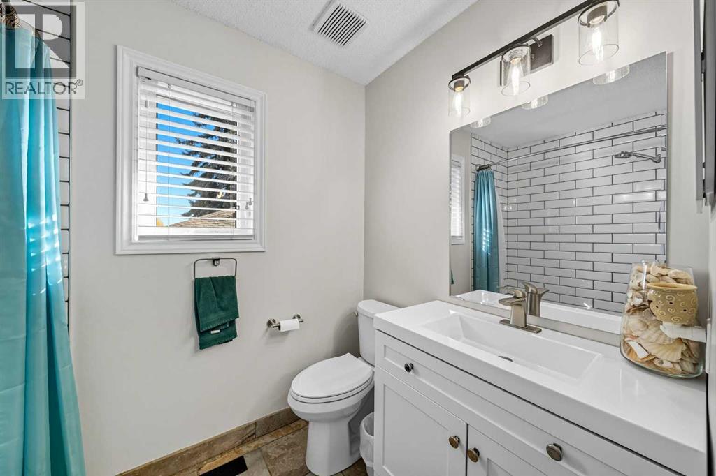 1375 Sunvista Way Se, Calgary, Alberta  T2X 3G5 - Photo 37 - A2260177