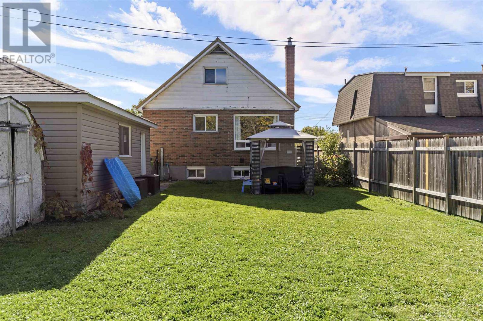 46 Stevens St, Sault Ste. Marie, Ontario P6B 3N7 - Photo 3 - SM252969