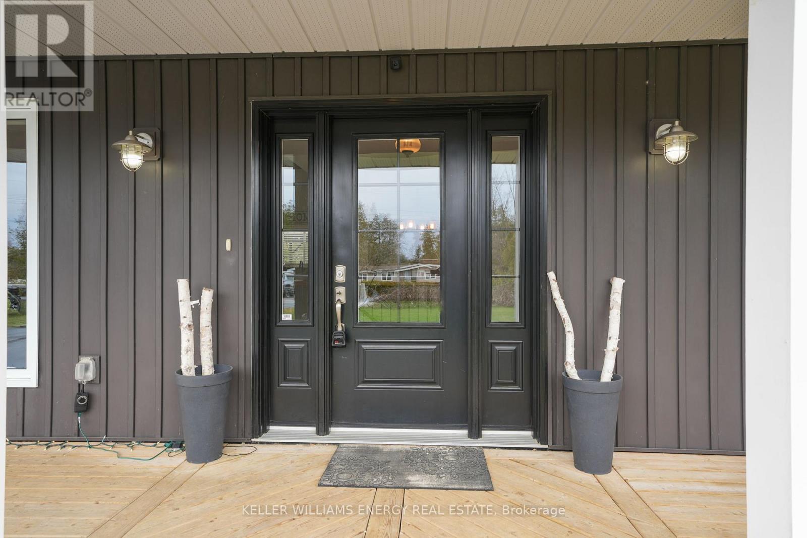 20 Lagoon Drive, Kawartha Lakes, Ontario  K0M 1N0 - Photo 2 - X12391066