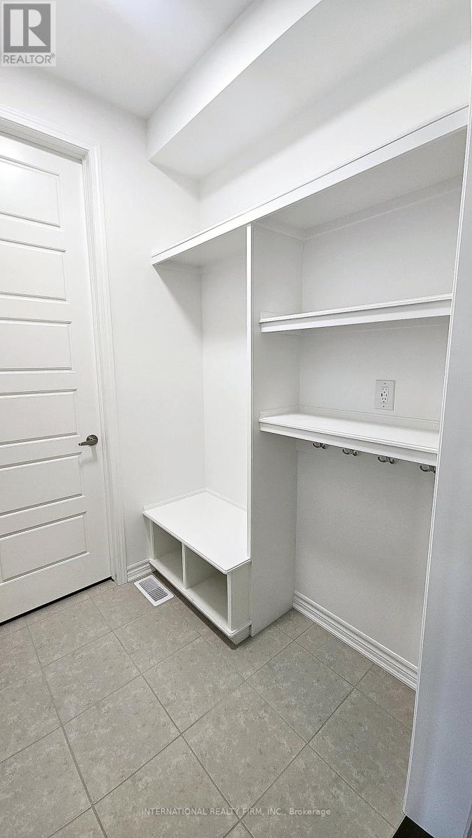 3163 Meadowridge Drive E, Oakville, Ontario  L6H 7X2 - Photo 11 - W12483627