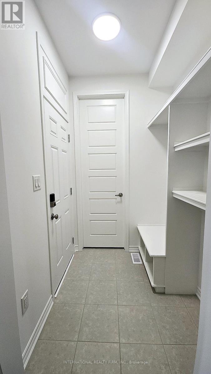 3163 Meadowridge Drive E, Oakville, Ontario  L6H 7X2 - Photo 12 - W12483627