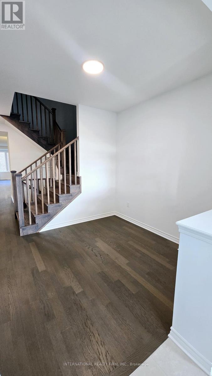 3163 Meadowridge Drive E, Oakville, Ontario  L6H 7X2 - Photo 4 - W12483627