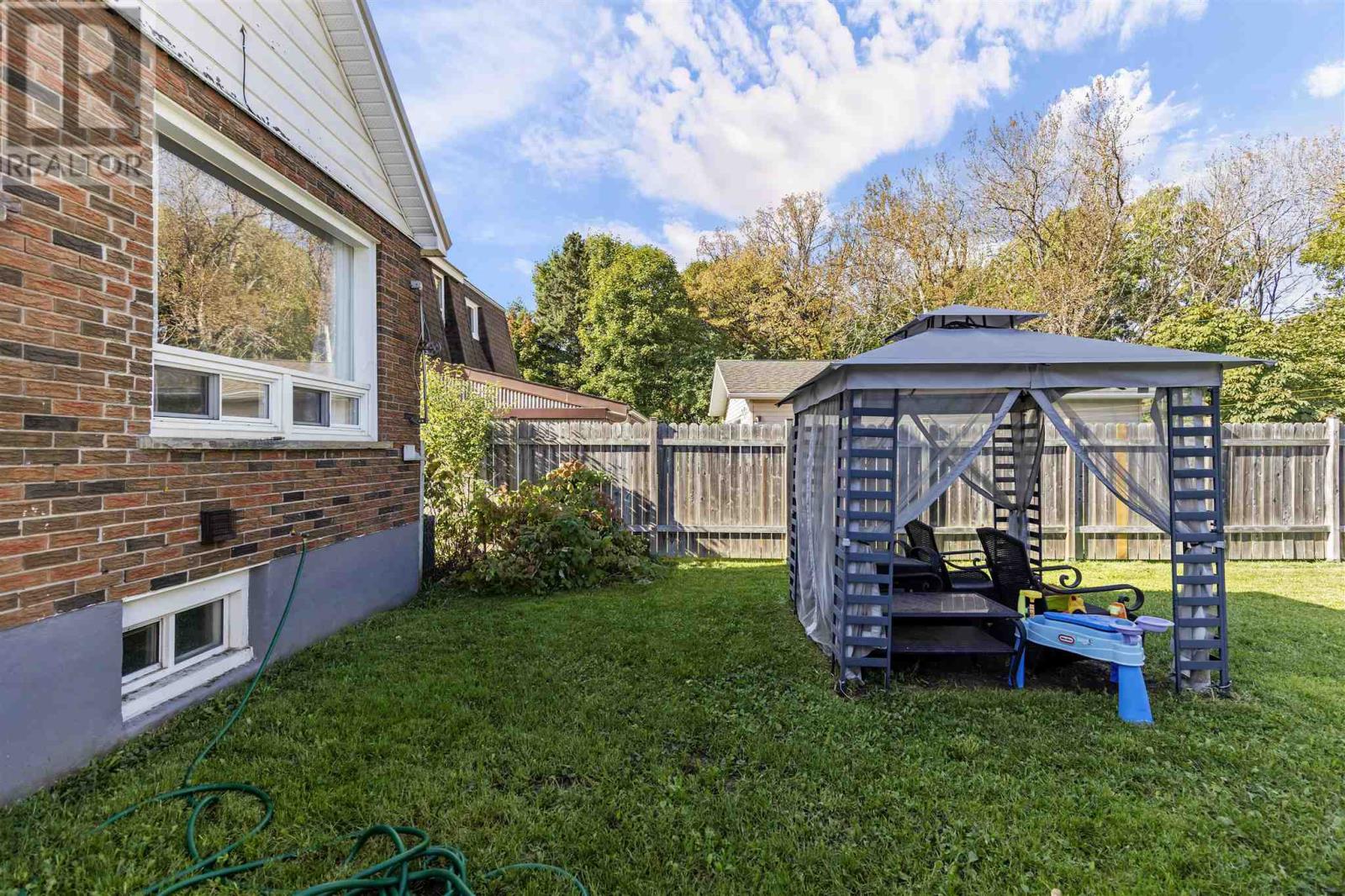 46 Stevens St, Sault Ste. Marie, Ontario P6B 3N7 - Photo 2 - SM252969