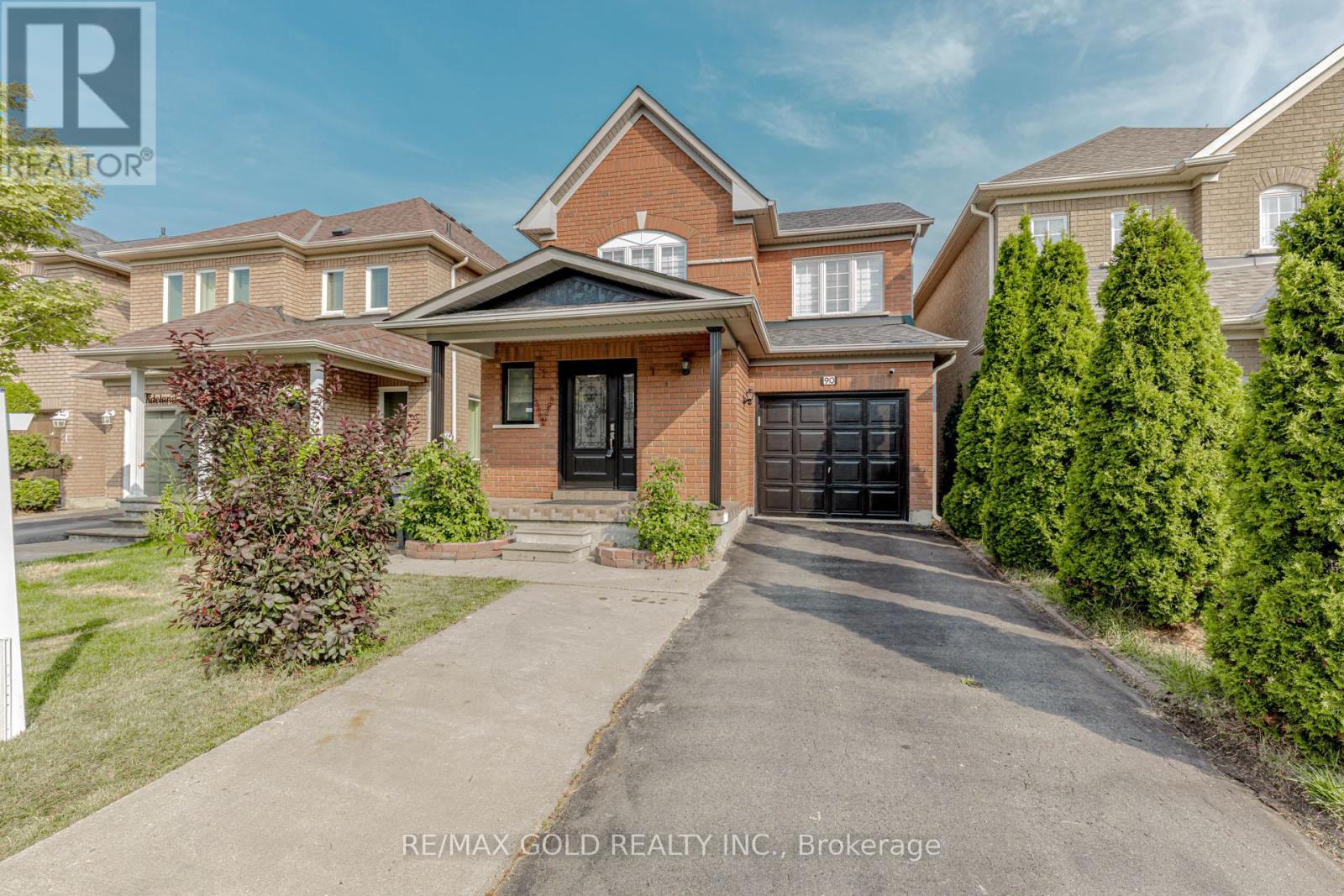 90 Tideland Drive, Brampton, Ontario  L7A 2V8 - Photo 1 - W12490468