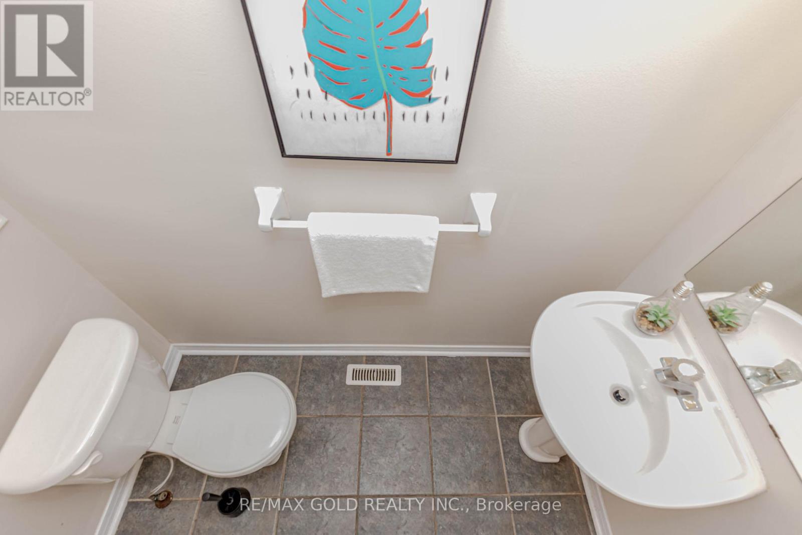 90 Tideland Drive, Brampton, Ontario  L7A 2V8 - Photo 12 - W12490468