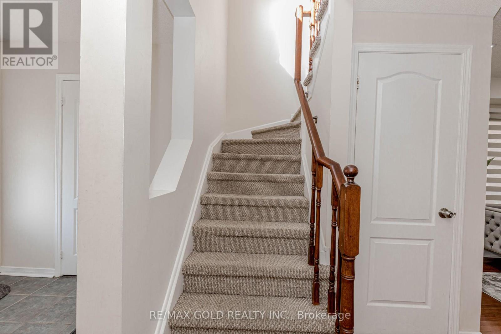 90 Tideland Drive, Brampton, Ontario  L7A 2V8 - Photo 13 - W12490468