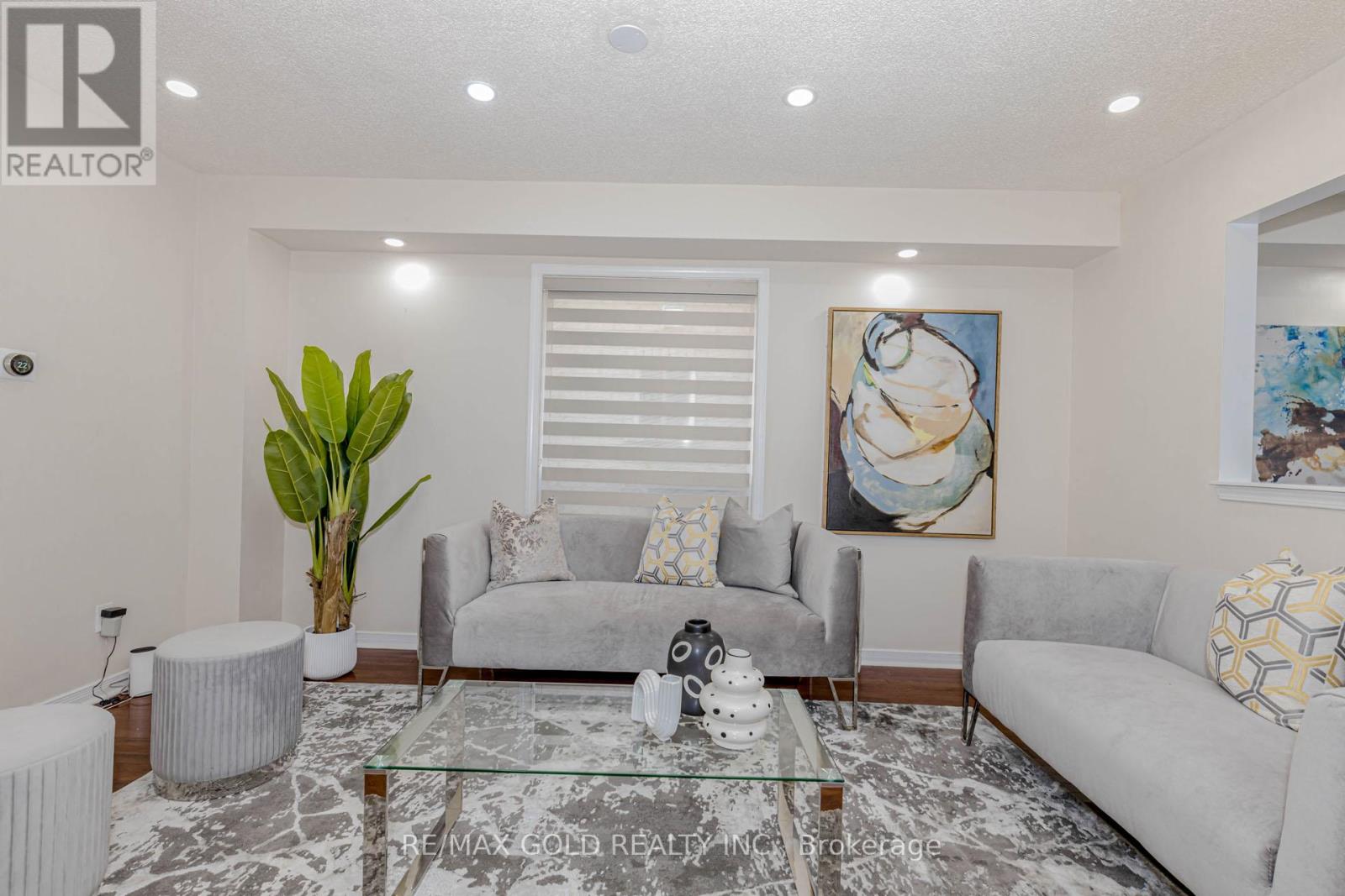 90 Tideland Drive, Brampton, Ontario  L7A 2V8 - Photo 6 - W12490468