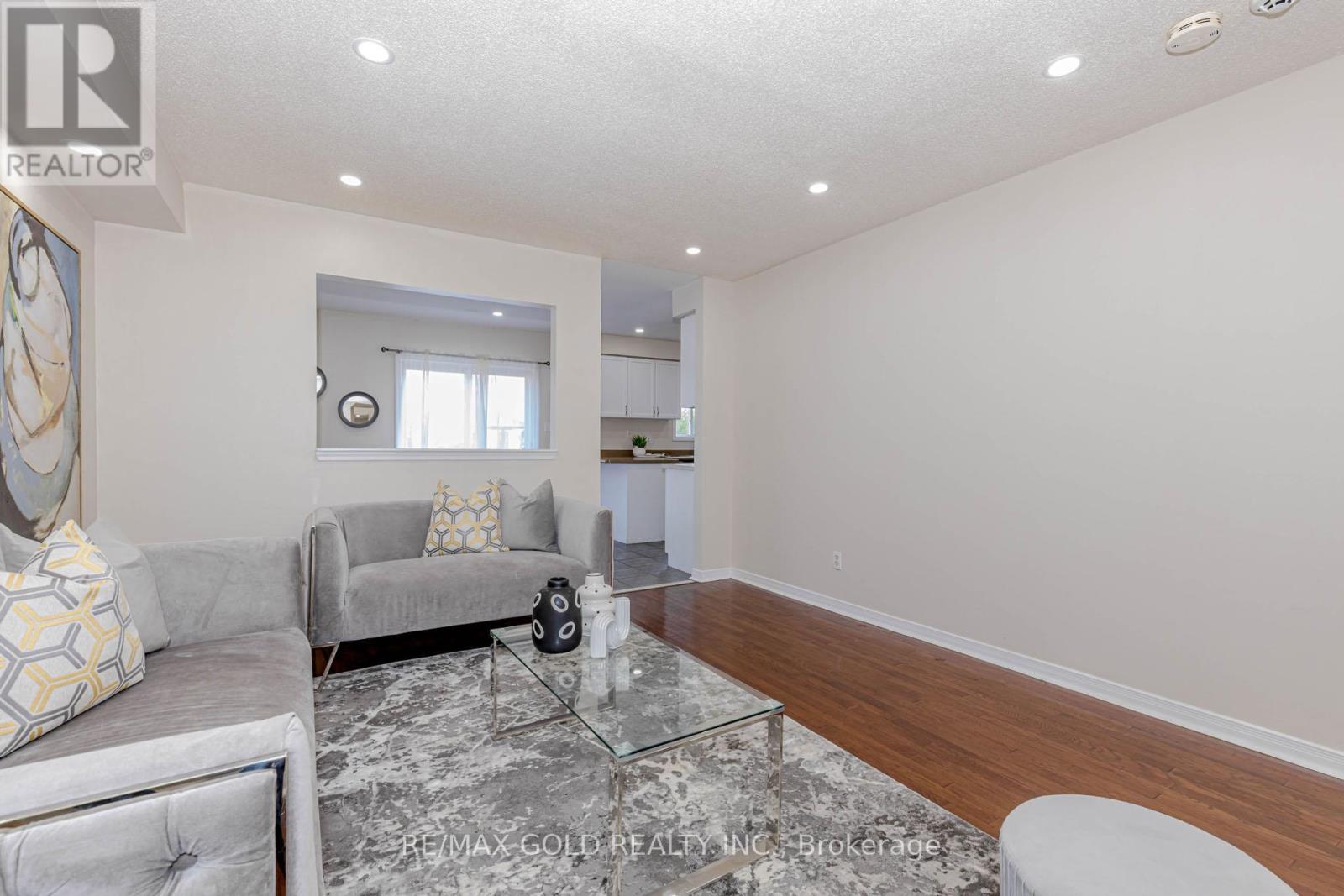 90 Tideland Drive, Brampton, Ontario  L7A 2V8 - Photo 8 - W12490468