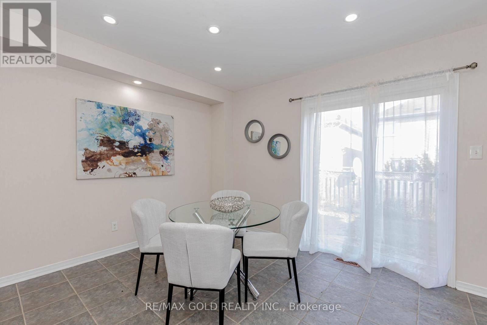 90 Tideland Drive, Brampton, Ontario  L7A 2V8 - Photo 9 - W12490468