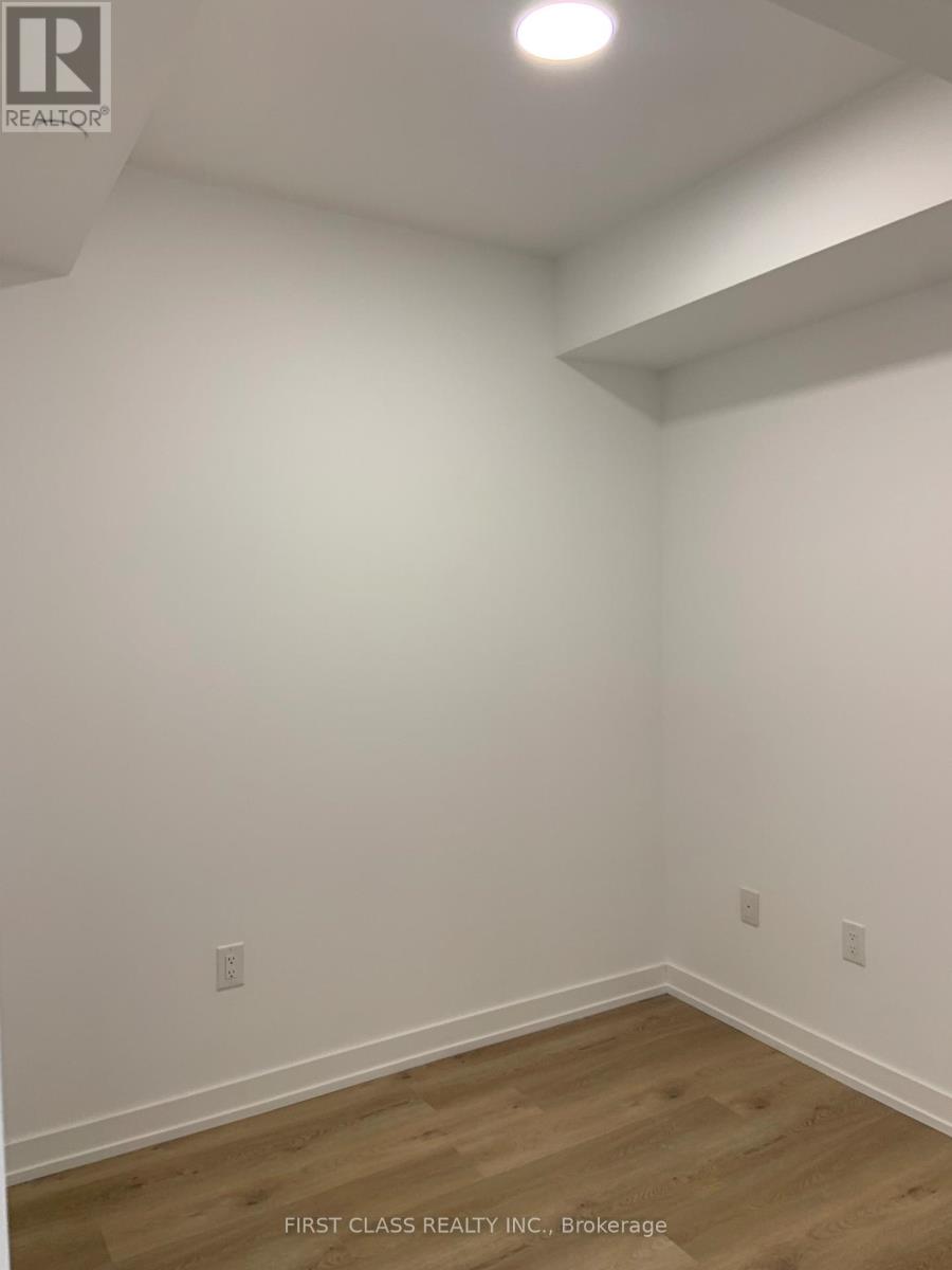 1102 - 395 Square One Drive, Mississauga, Ontario  L5B 0P6 - Photo 8 - W12490500