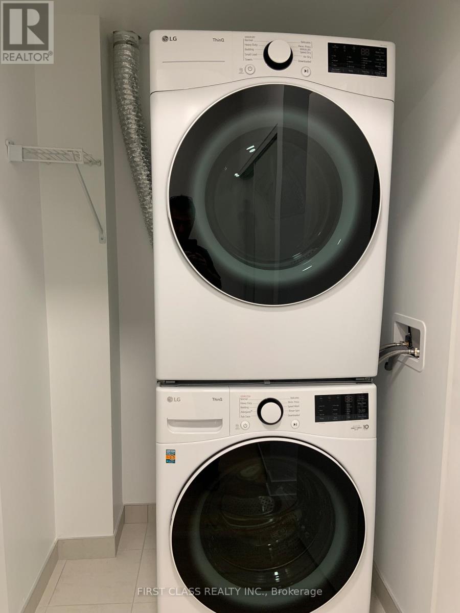 1102 - 395 Square One Drive, Mississauga, Ontario  L5B 0P6 - Photo 9 - W12490500