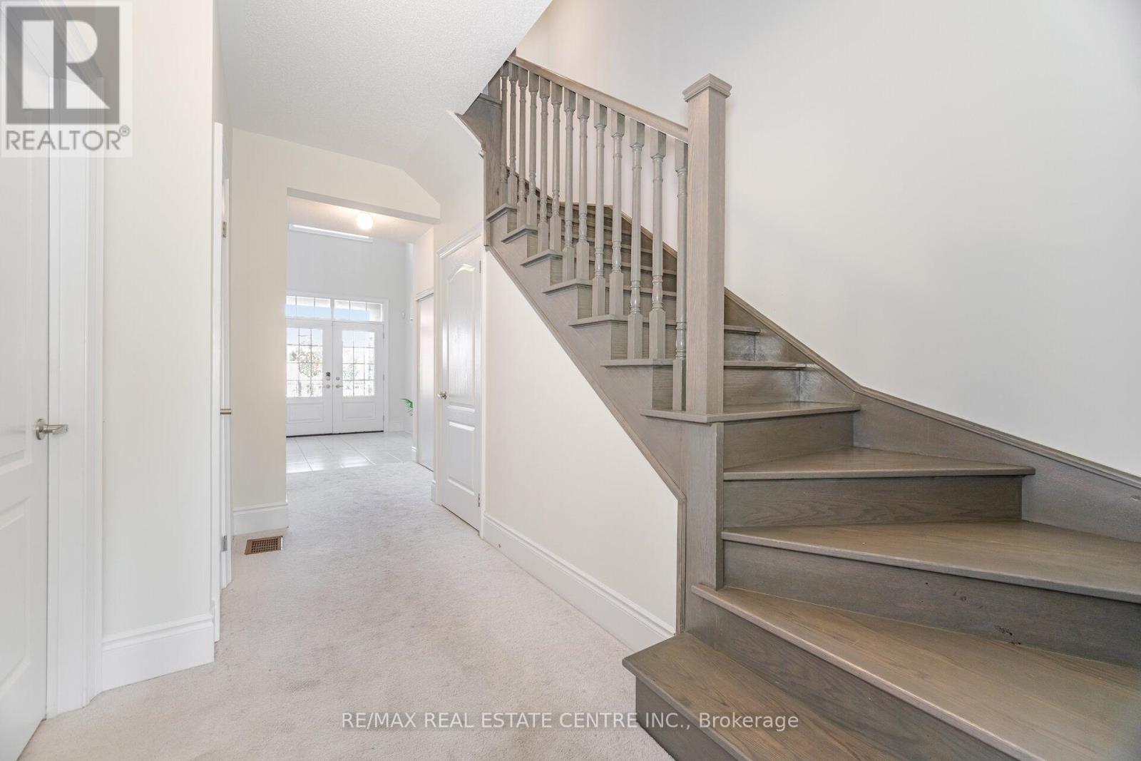 20 Foxsparrow Road, Brampton, Ontario  L6R 4C9 - Photo 12 - W12490564