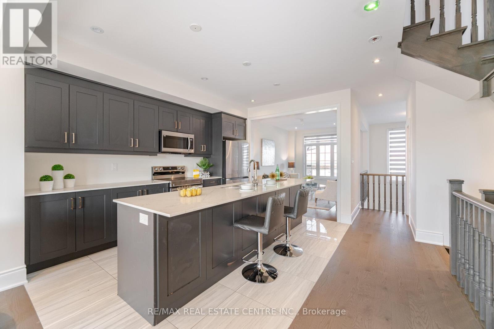 20 Foxsparrow Road, Brampton, Ontario  L6R 4C9 - Photo 14 - W12490564