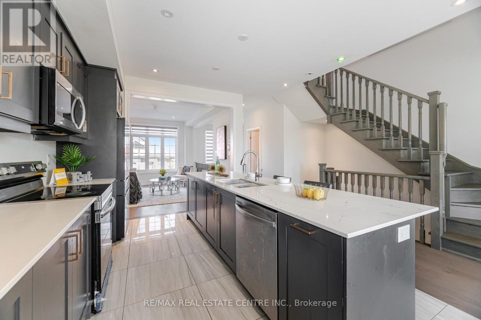 20 Foxsparrow Road, Brampton, Ontario  L6R 4C9 - Photo 17 - W12490564