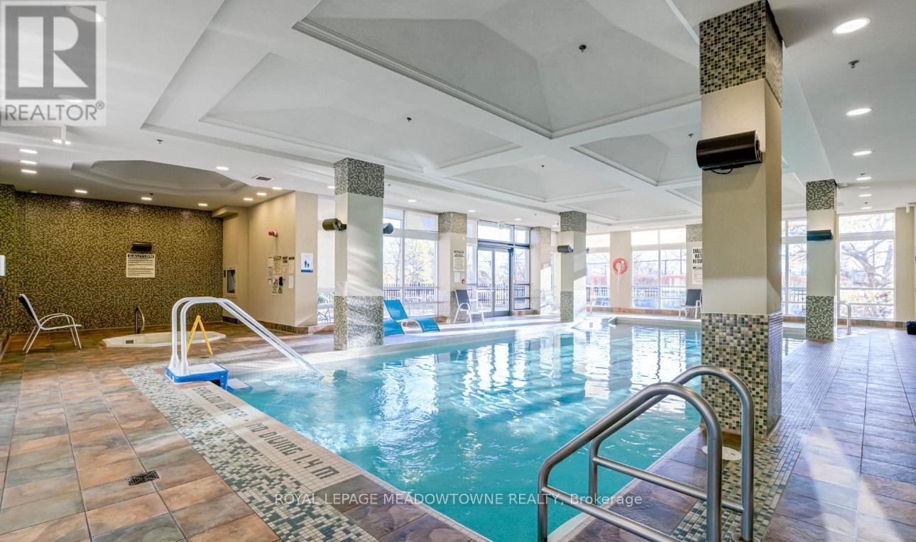 512 - 339 Rathburn Road W, Mississauga, Ontario  L5B 0K6 - Photo 8 - W12490582