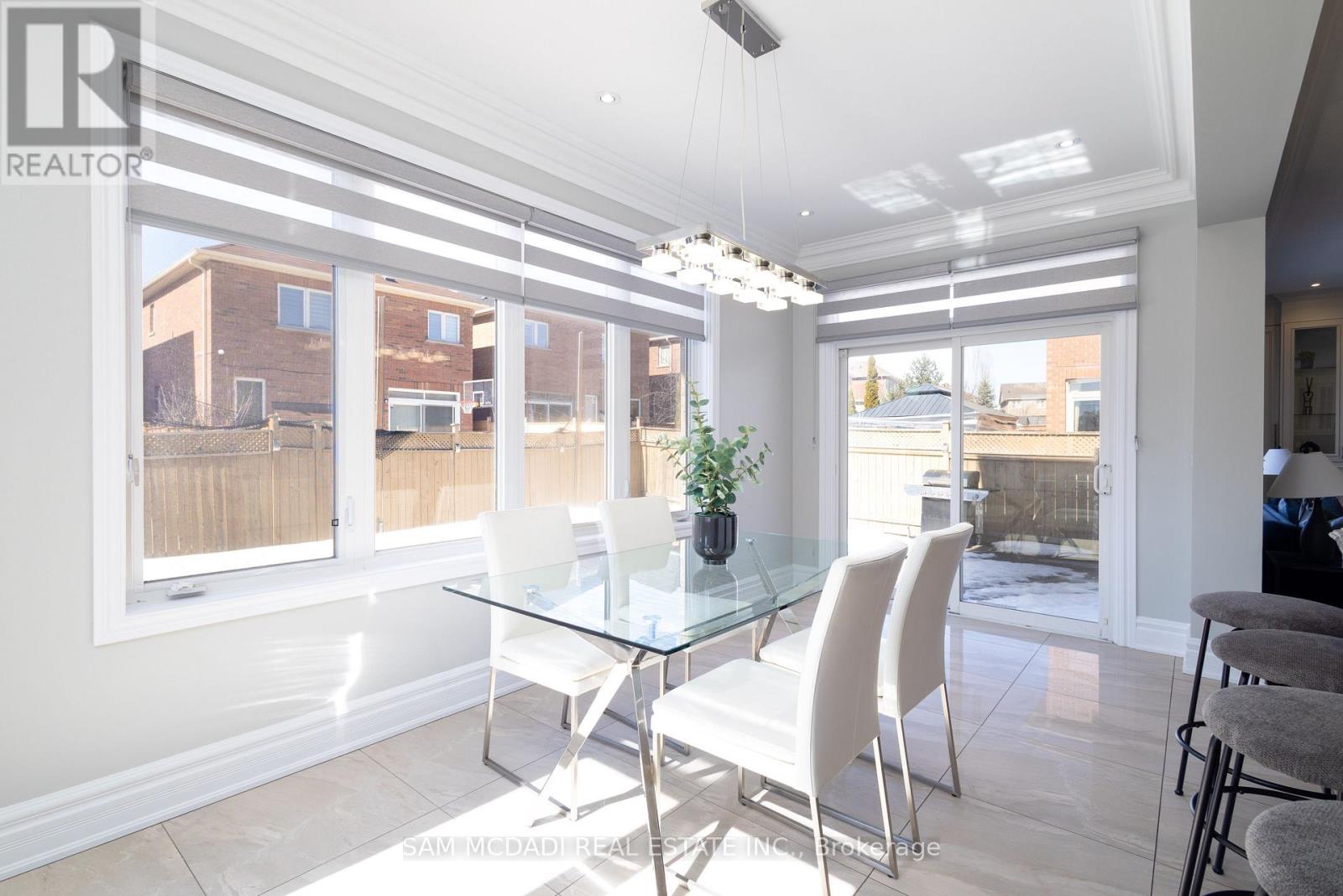 5572 Trailbank Drive, Mississauga, Ontario  L5M 0H8 - Photo 15 - W12490586