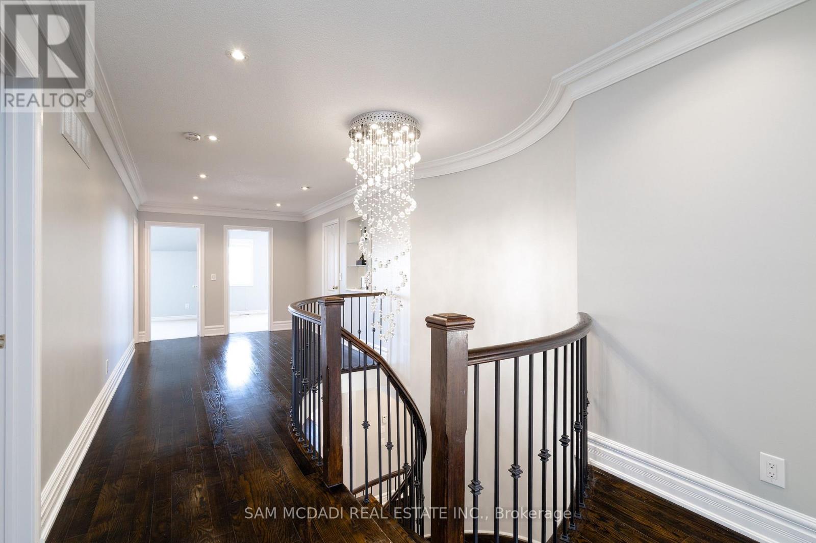 5572 Trailbank Drive, Mississauga, Ontario  L5M 0H8 - Photo 16 - W12490586