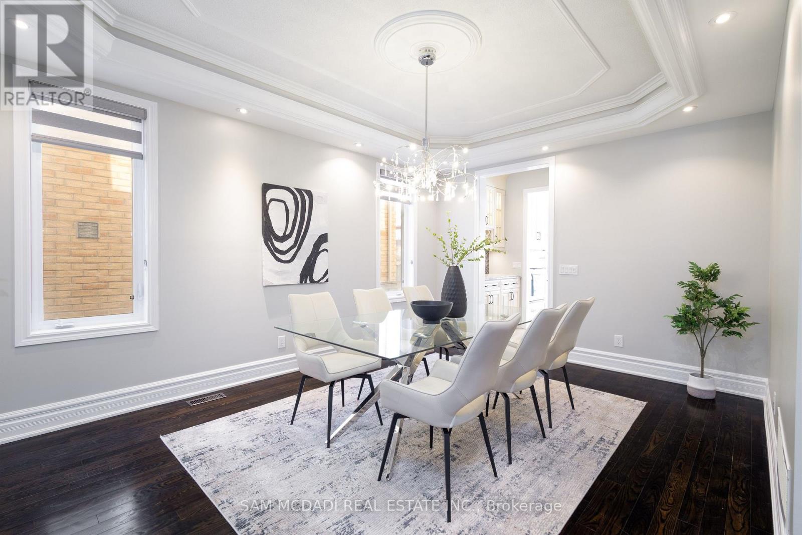 5572 Trailbank Drive, Mississauga, Ontario  L5M 0H8 - Photo 4 - W12490586