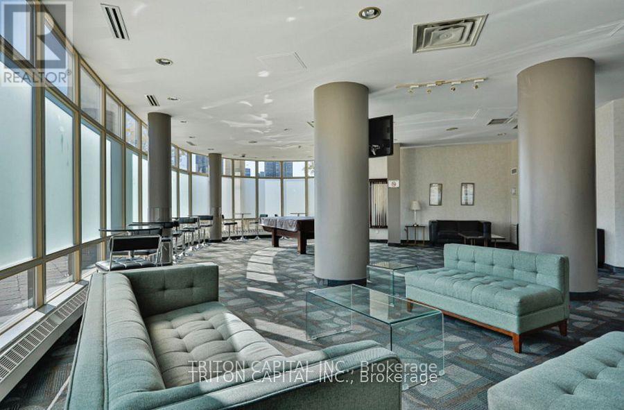 Th99 - 9 Windermere Avenue, Toronto, Ontario  M6S 5A4 - Photo 13 - W12490594