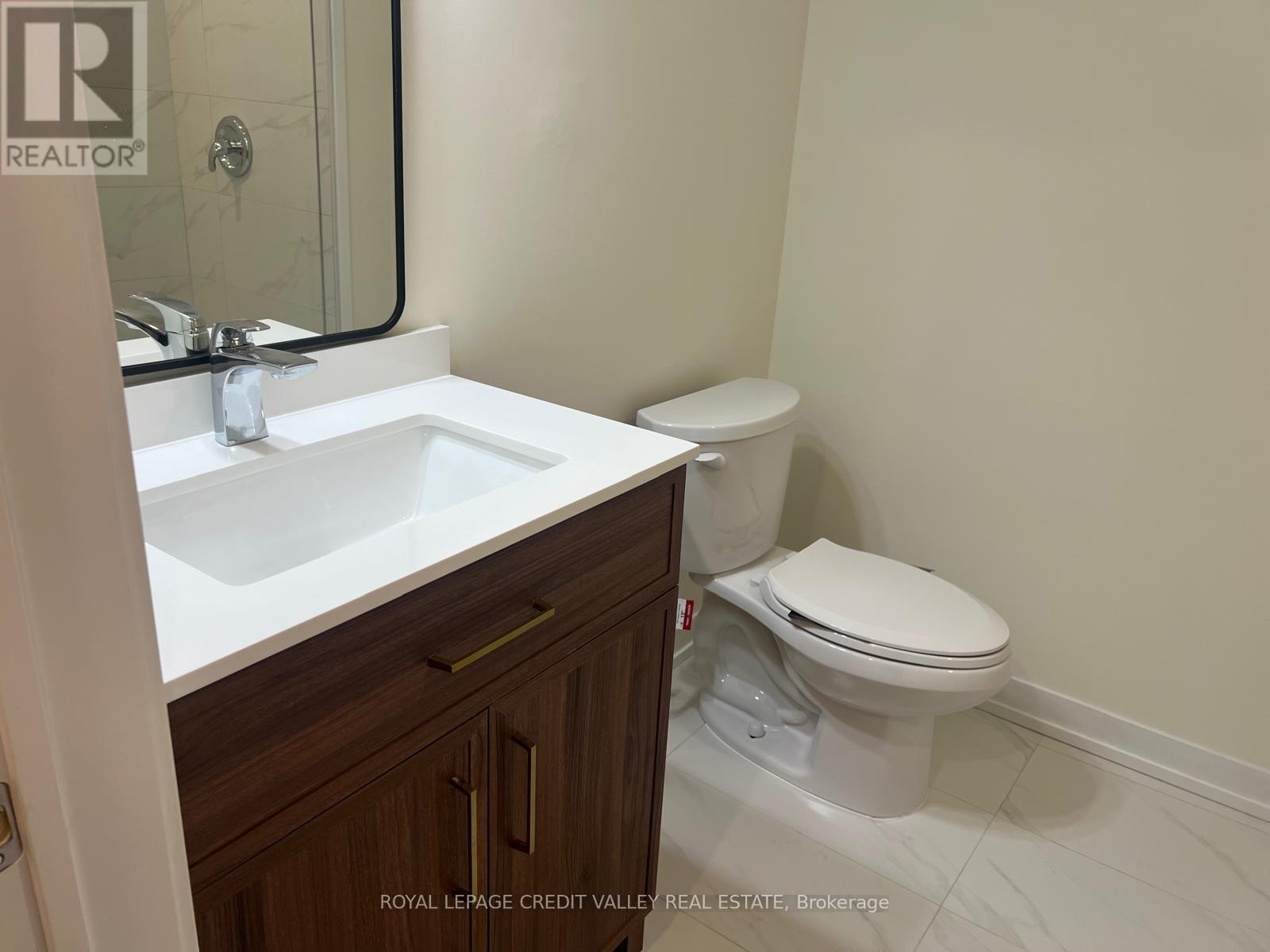 4 Lafleur Court, Brampton, Ontario  L6Y 3L8 - Photo 11 - W12490604