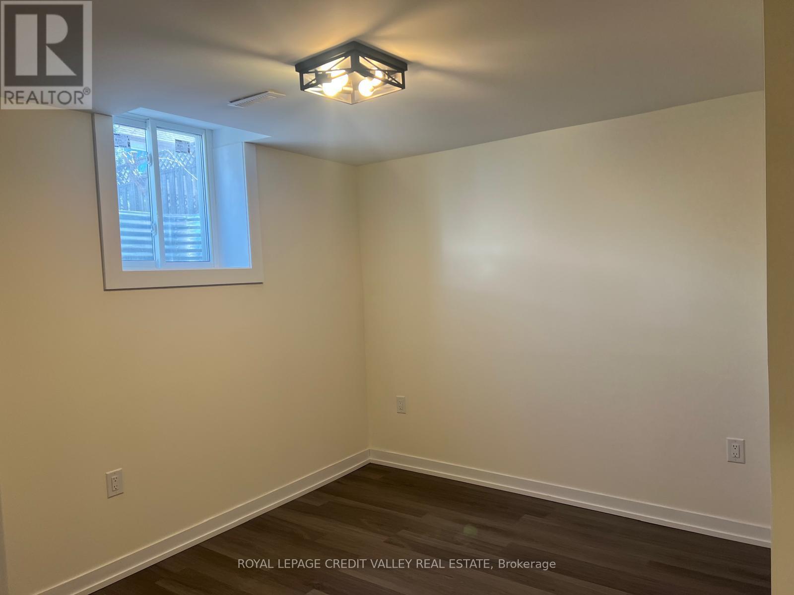 4 Lafleur Court, Brampton, Ontario  L6Y 3L8 - Photo 13 - W12490604