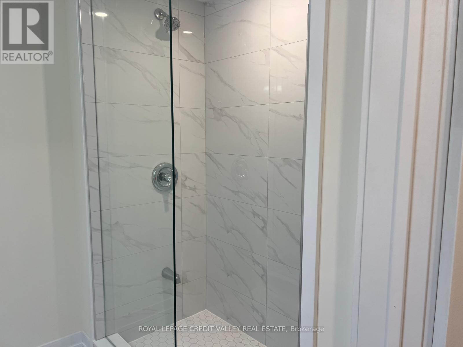 4 Lafleur Court, Brampton, Ontario  L6Y 3L8 - Photo 16 - W12490604