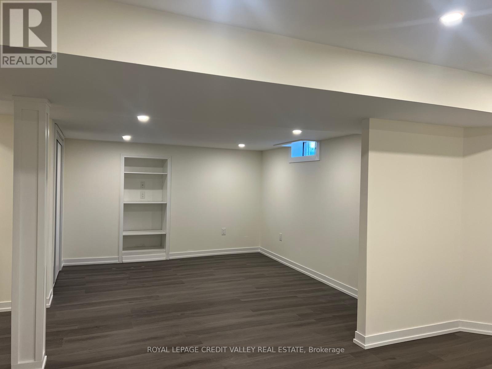 4 Lafleur Court, Brampton, Ontario  L6Y 3L8 - Photo 5 - W12490604