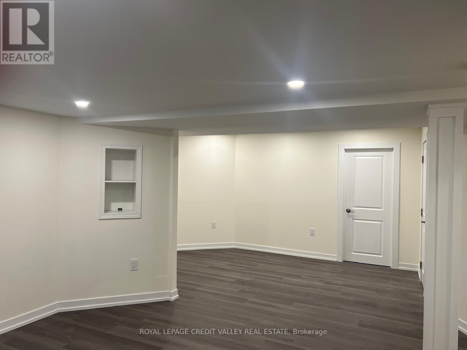 4 Lafleur Court, Brampton, Ontario  L6Y 3L8 - Photo 6 - W12490604