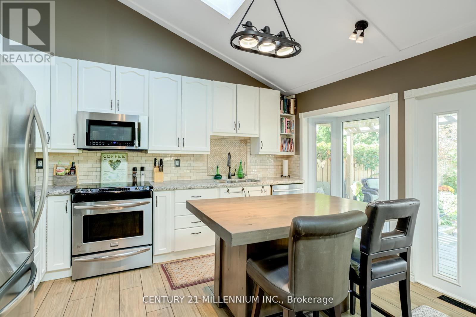 30 Frederick Street, Brampton, Ontario  L6Y 1G4 - Photo 12 - W12490620