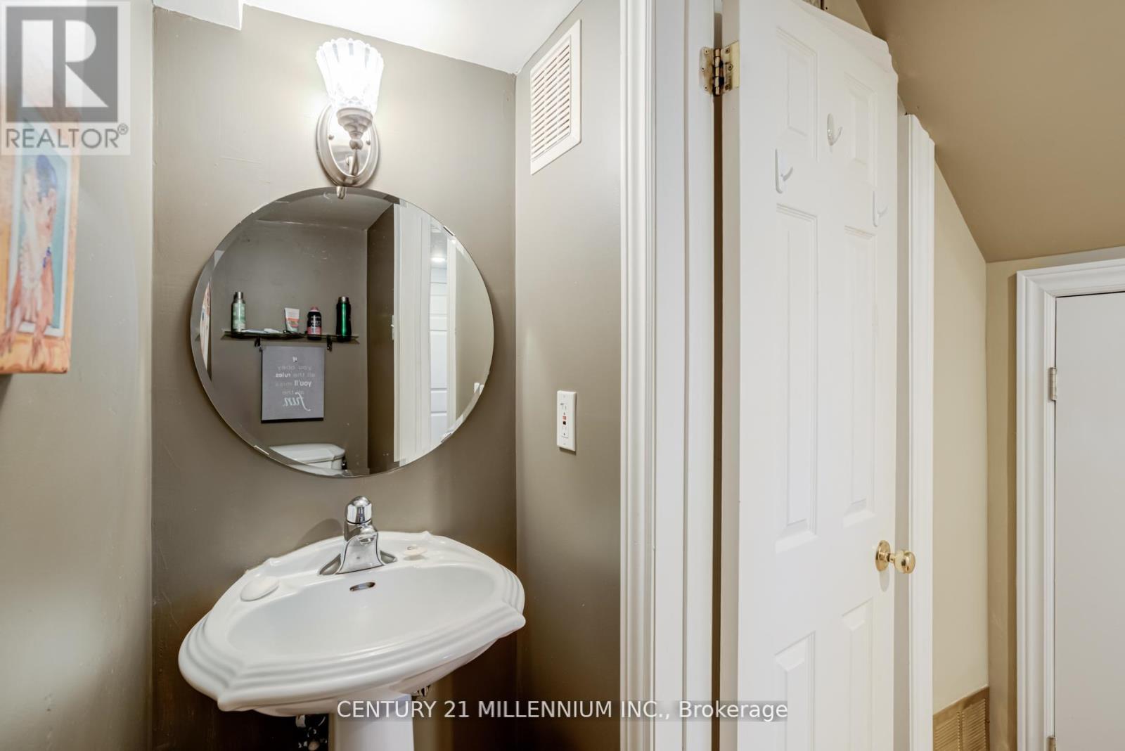 30 Frederick Street, Brampton, Ontario  L6Y 1G4 - Photo 27 - W12490620