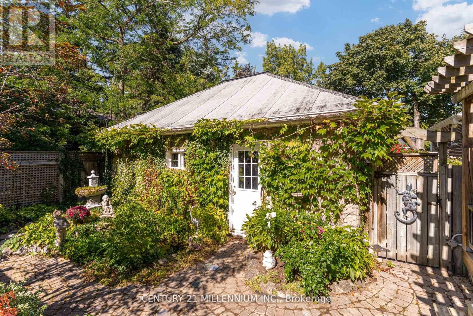 30 Frederick Street, Brampton, Ontario  L6Y 1G4 - Photo 30 - W12490620