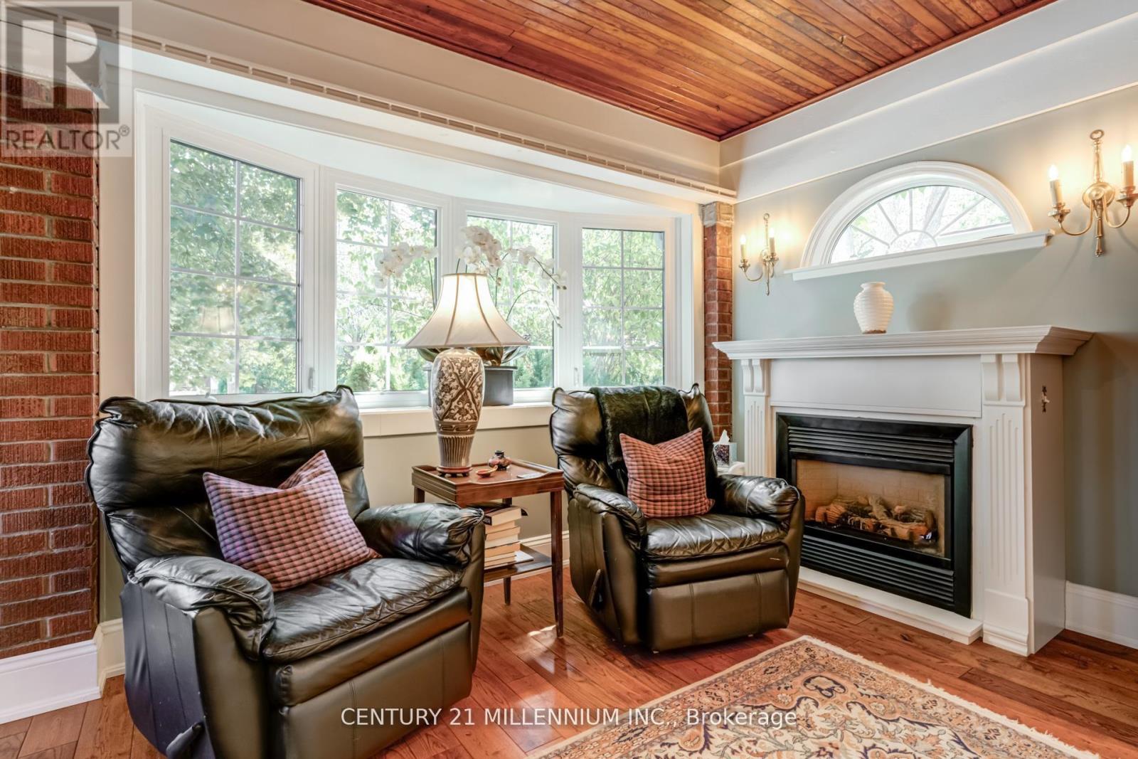 30 Frederick Street, Brampton, Ontario  L6Y 1G4 - Photo 7 - W12490620