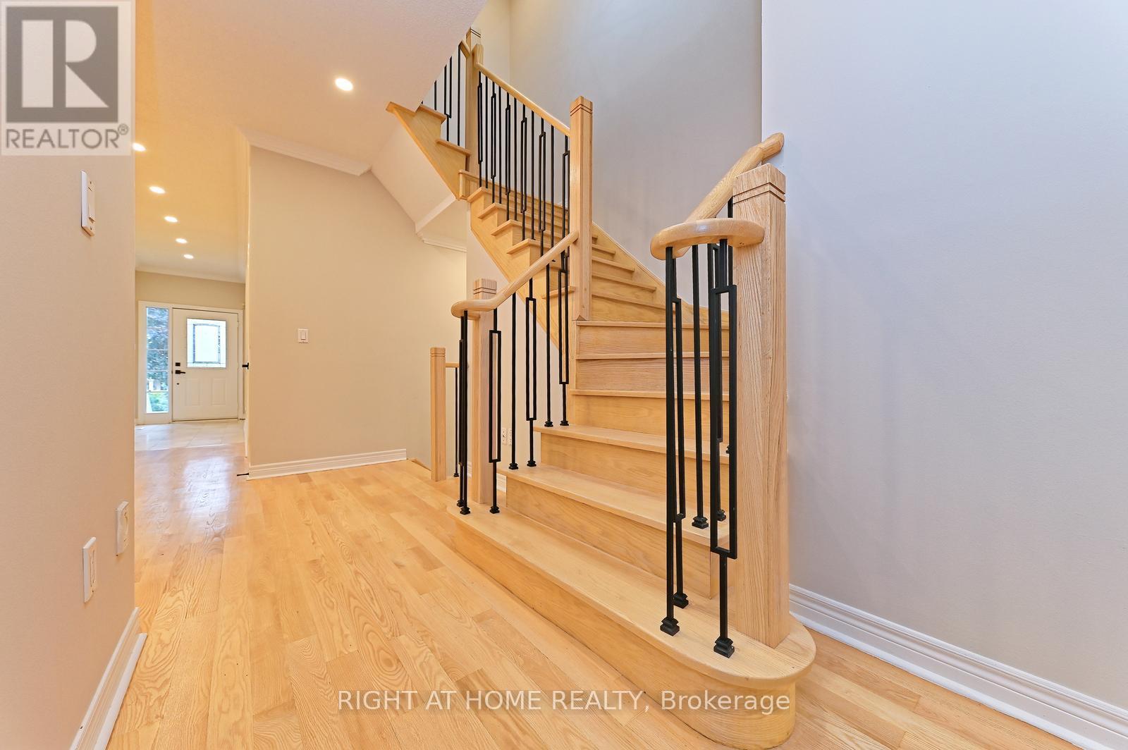 6843 Campbell Settler Court E, Mississauga, Ontario  L5W 1B3 - Photo 28 - W12490624