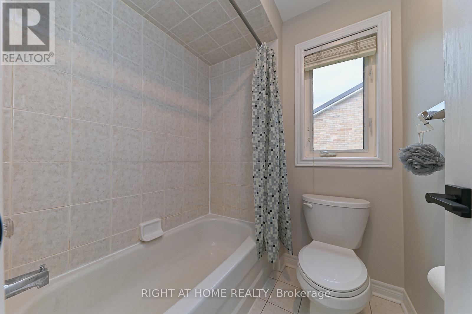 6843 Campbell Settler Court E, Mississauga, Ontario  L5W 1B3 - Photo 38 - W12490624